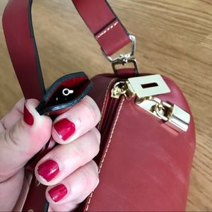 Fine Italian handcrafted leather bag w lock & key